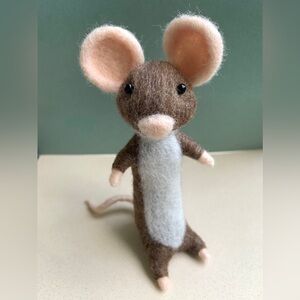 Jimmie Squeaks - Needle Felted Mouse, Wire Armature Mouse, Wool Felt Figurine
